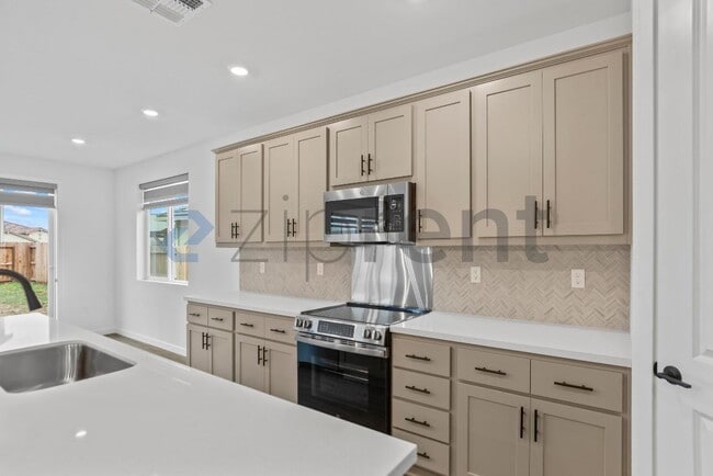 Building Photo - 3284 Oak Trl Dr