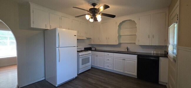 Building Photo - Pitzer Properties