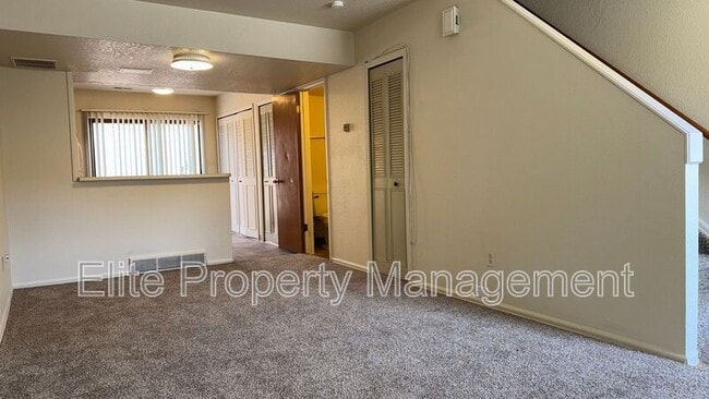 Building Photo - 1988 N Salem Ave