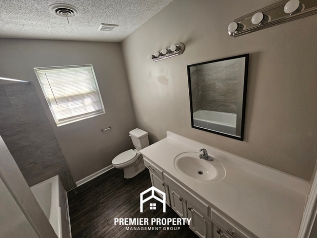 Building Photo - 5368 Heritage Ave