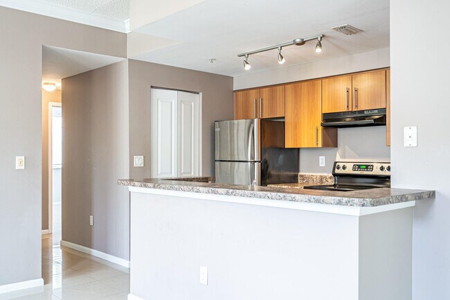 Building Photo - 5840 W Sample Rd