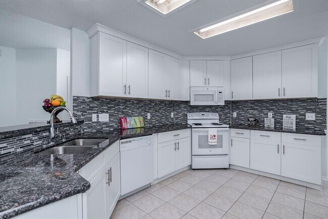 Building Photo - 34 Tallow Hill Pl