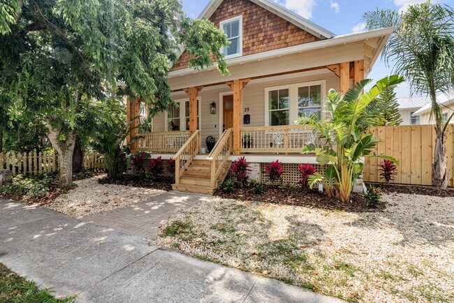 Building Photo - 28 W Castillo Dr