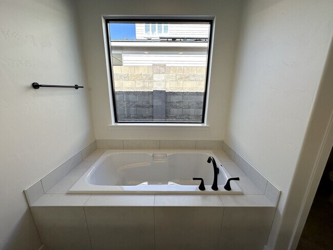 Building Photo - Brand New 3-Bed, 2-Bath Home for Lease – 1,877 sq ft in South Richland