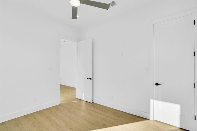 Building Photo - 1703 Nomas St