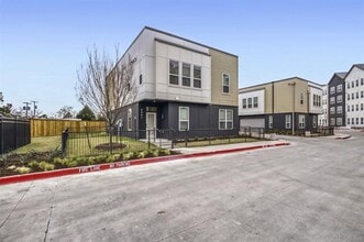 Building Photo - 10715 Garland Rd