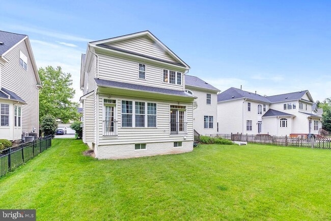 Building Photo - 43997 Riverpoint Dr