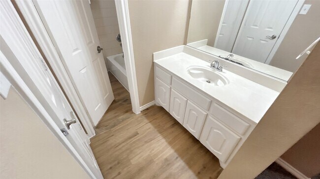 Building Photo - 8225 Painted Tree Tr