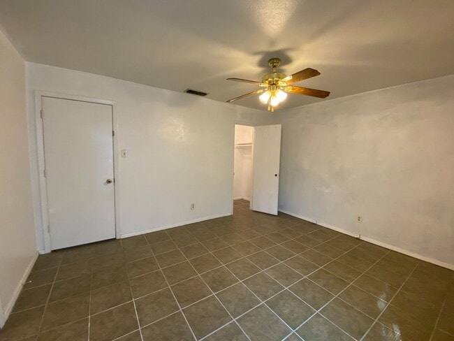 Building Photo - Great location!! Dont miss this 3 Bed house with rent below $1500!