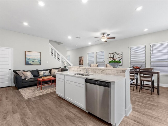 Building Photo - 4420 Ibiza Ln
