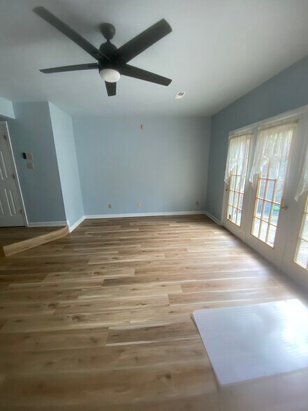 Building Photo - 136 Durwood Rd