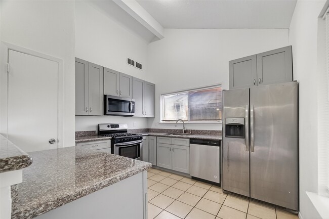 Building Photo - 1122 Woodbridge Ave