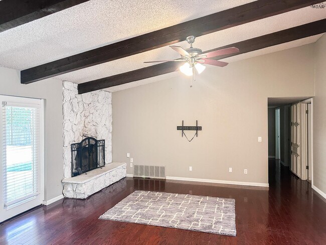 Building Photo - 4615 El Capitan Dr