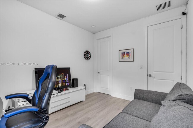 Building Photo - 4363 NW 81st Ave