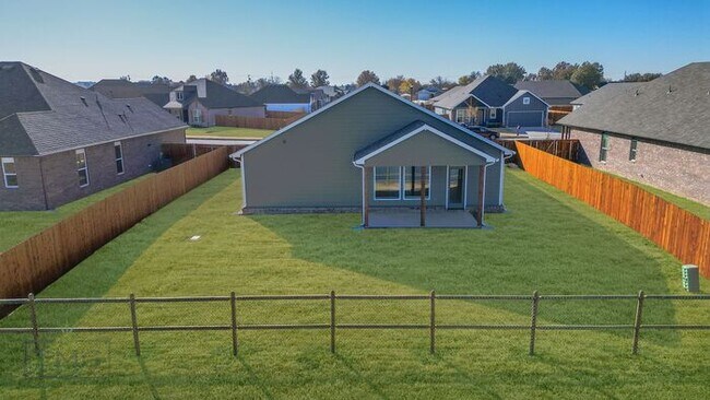 Building Photo - Lease Luxury Living in 'The Tahoe' - A Modern Haven in Owasso