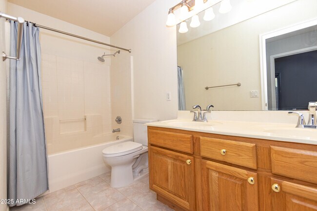 Building Photo - 2388 S Sycamore Pl