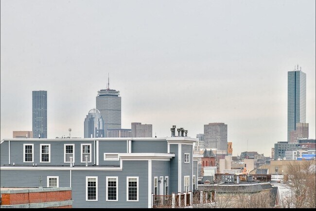 Building Photo - 388 W Fourth St