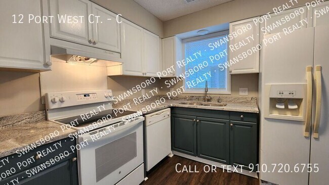 Building Photo - 12 D Port W Ct