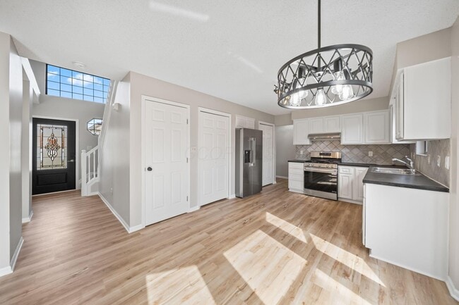 Building Photo - 3268 Stadler Dr