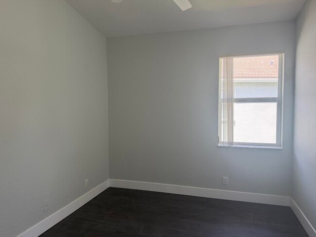 Building Photo - 3251 Laurel Ridge Cir