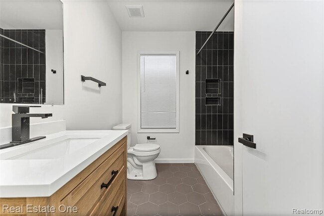 Building Photo - 2824 Williams St