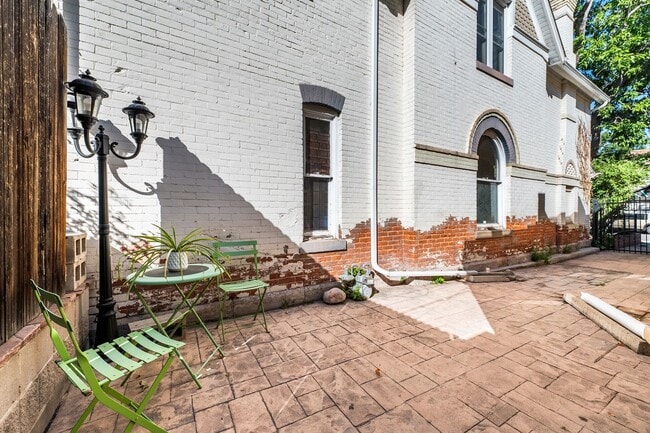 Building Photo - Beautiful Spanish Revival 3 Bedroom in Upt...