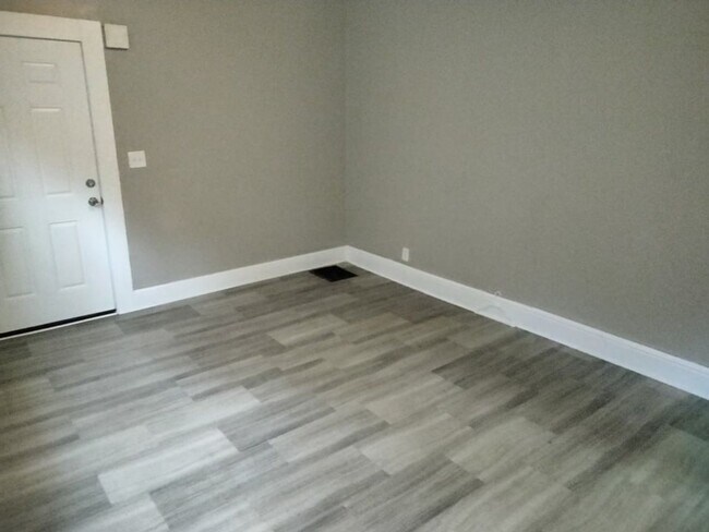 Building Photo - 28 Rowley St