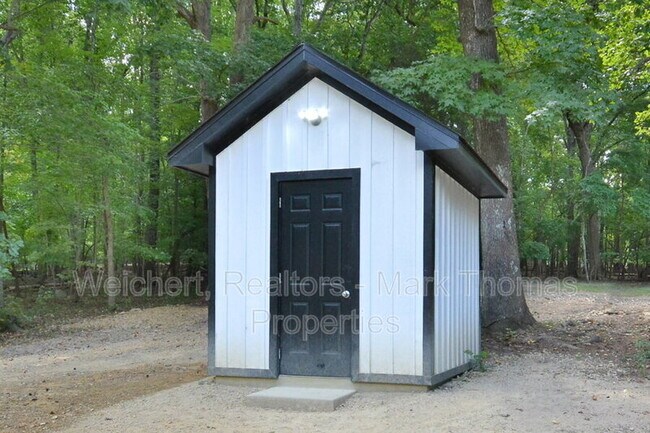 Building Photo - 1705 Mason Rd