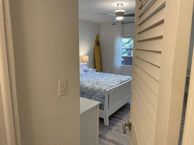 Building Photo - "Charming 1-Bedroom Oasis with Spacious Living in the Heart of Coral Gables!"