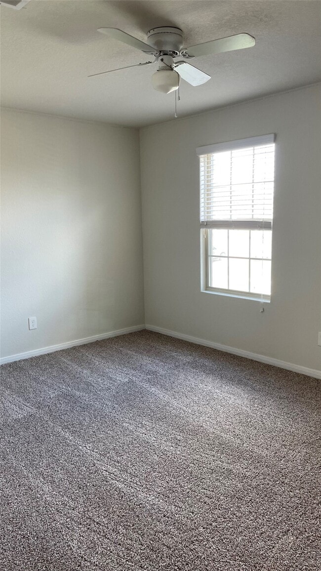Building Photo - 2522 Bedrock Ln
