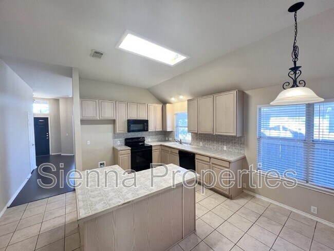 Building Photo - 11108 Visa Rose Dr