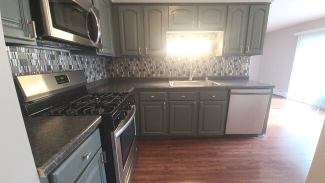 Building Photo - 5739 W 129th Pl