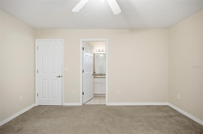 Building Photo - 165 Plainview Dr