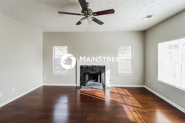 Building Photo - 4 Bedroom Pet-Friendly Home in Decatur, GA with Main Street Renewal