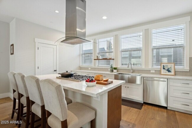 Building Photo - 1400 E Bethany Home Rd