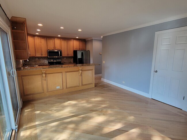 Building Photo - 2116 Rugen Rd