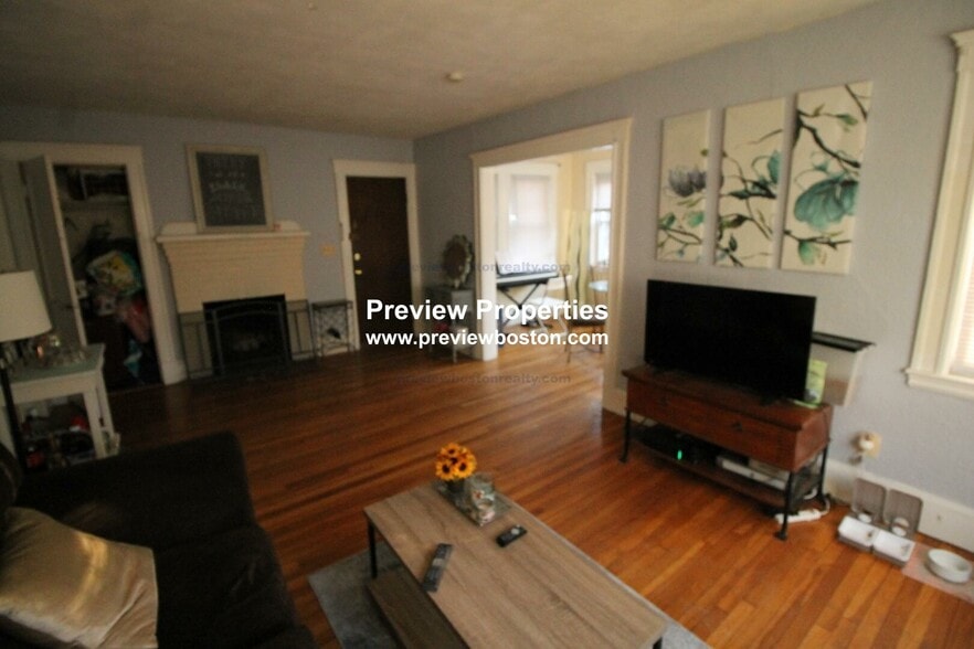 Building Photo - 169 Winchester St