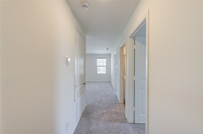Building Photo - 10207 Purple Daphne Ln