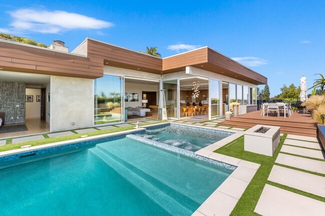 Building Photo - 1439 Devlin Dr