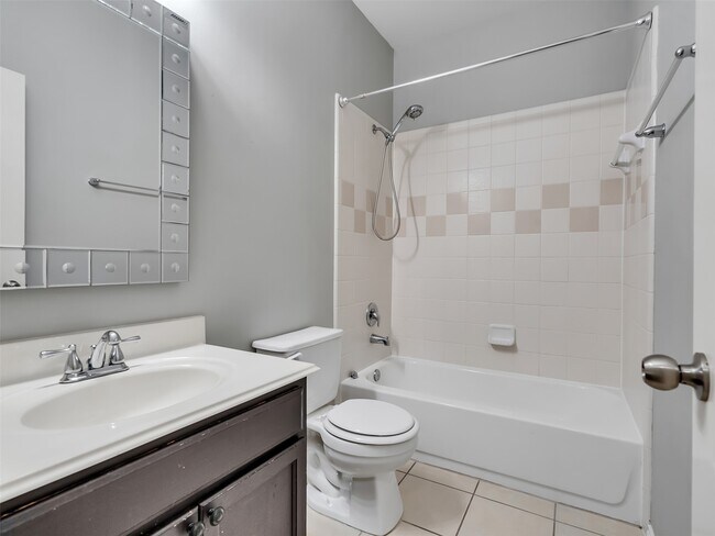 Building Photo - 3417 Cypress Village Dr