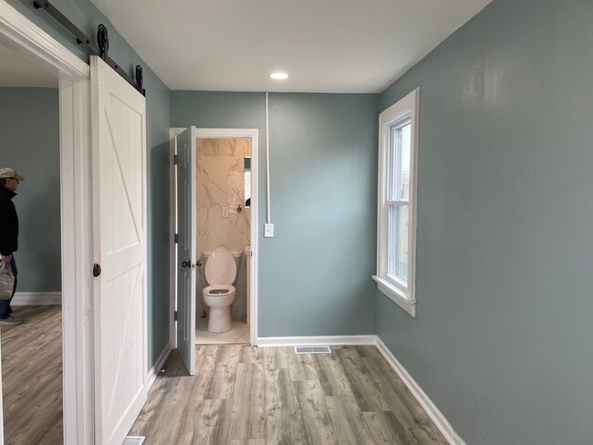 Building Photo - 114 E Richmond St