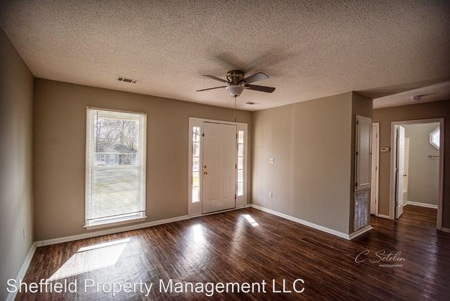 Building Photo - 3 br, 1.5 bath House - 161 Lee Rd 207