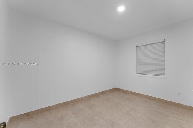 Building Photo - 9101 SW 34th St