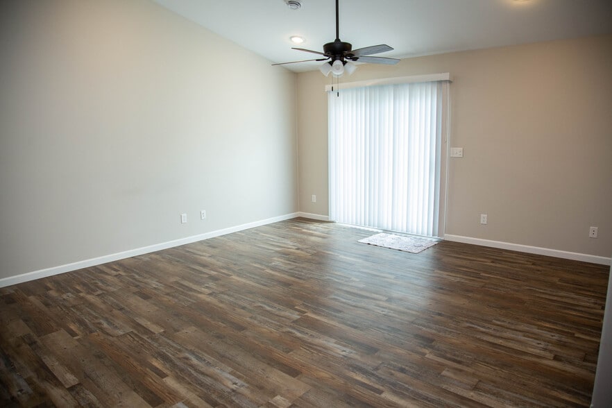 Building Photo - 2270 Fawn View Dr