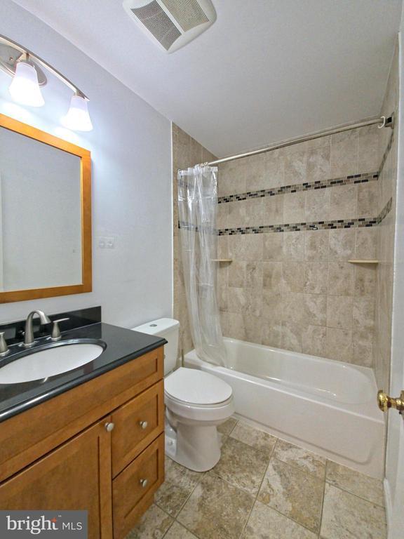 Building Photo - 13709 Southernwood Ct