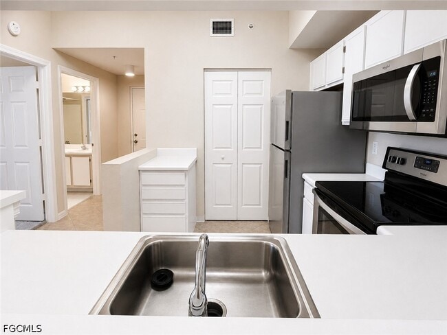 Building Photo - 6490 Aragon Way