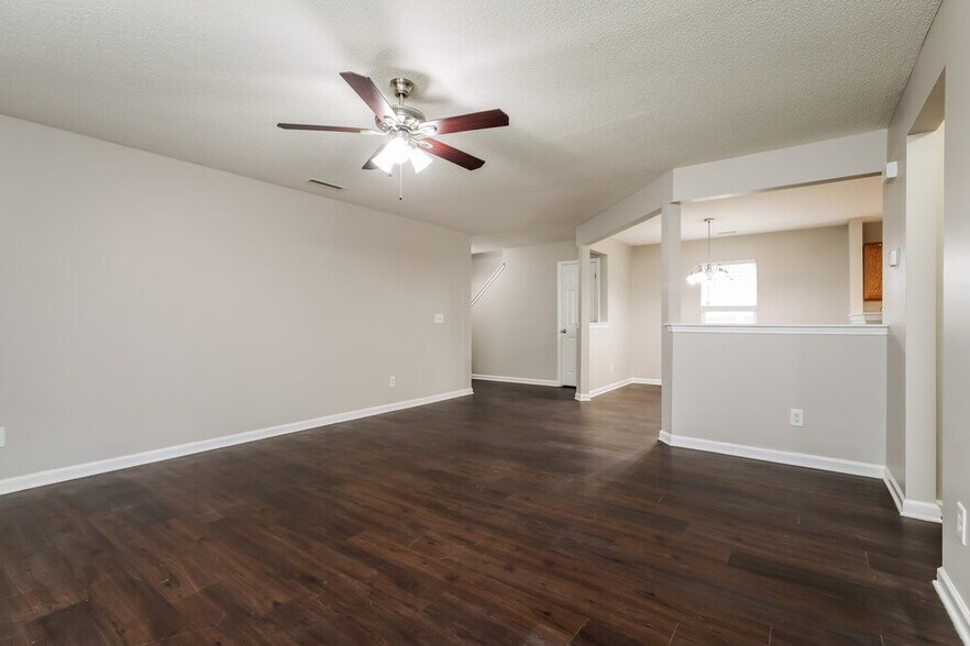 Building Photo - 21 Valleyfield Dr