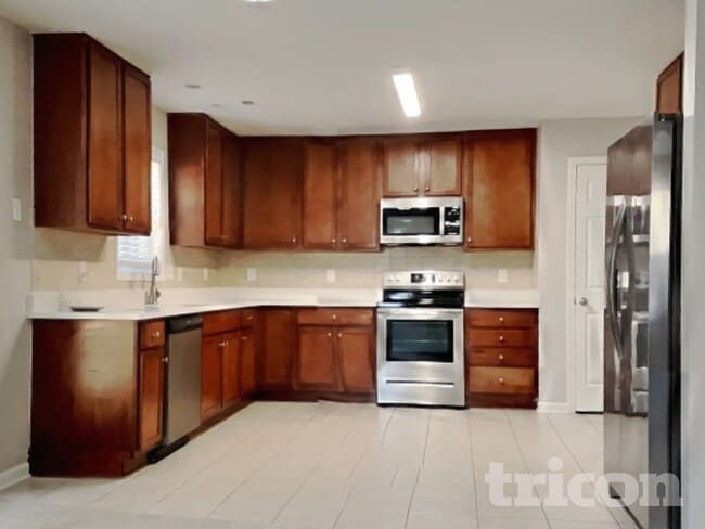 Building Photo - 220 Advance Dr