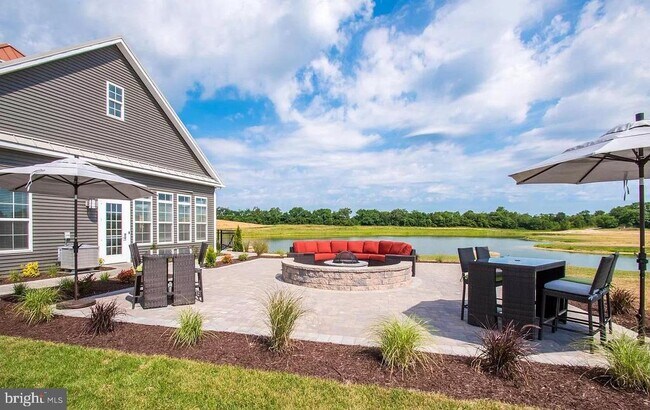 Building Photo - 24160 Port Ln