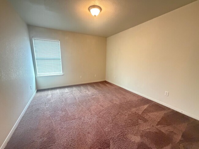 Building Photo - 608 Olaf Dr